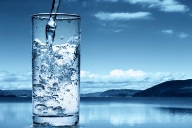 cambiar un filtro de ósmosis puede ser la diferencia entre seguir bebiendo agua de calidad o no.