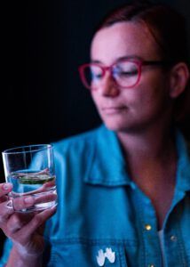 descubre como beber agua te puede ayudar a pelear contra el cáncer