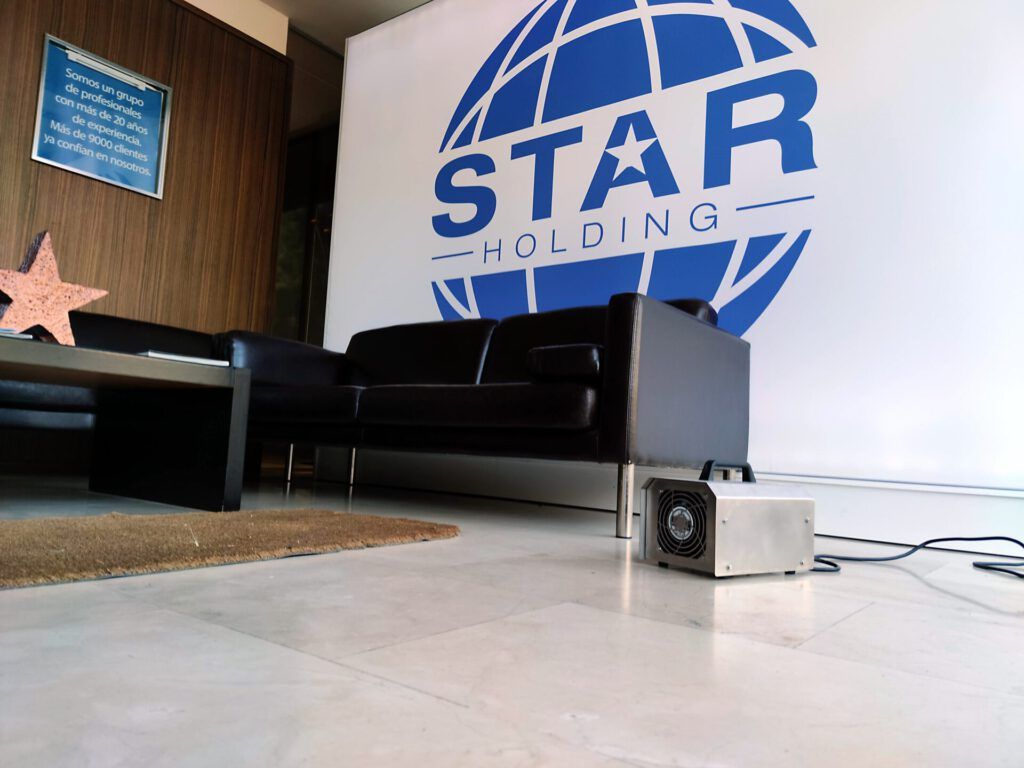 En Star Holding apostamos por la desinfección con ozono.
Tanto es así que desinfectamos nuestra oficina con él.