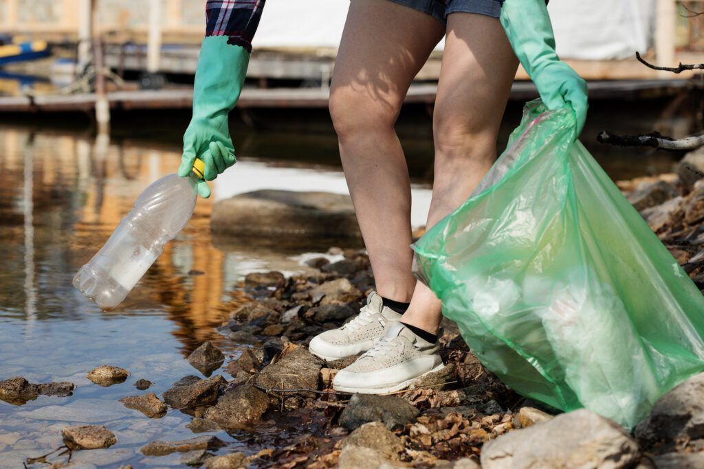 Reducir el consumo de plástico es posible al beber agua osmotizada. No necesitarás botellas y ganarás agua de calidad.